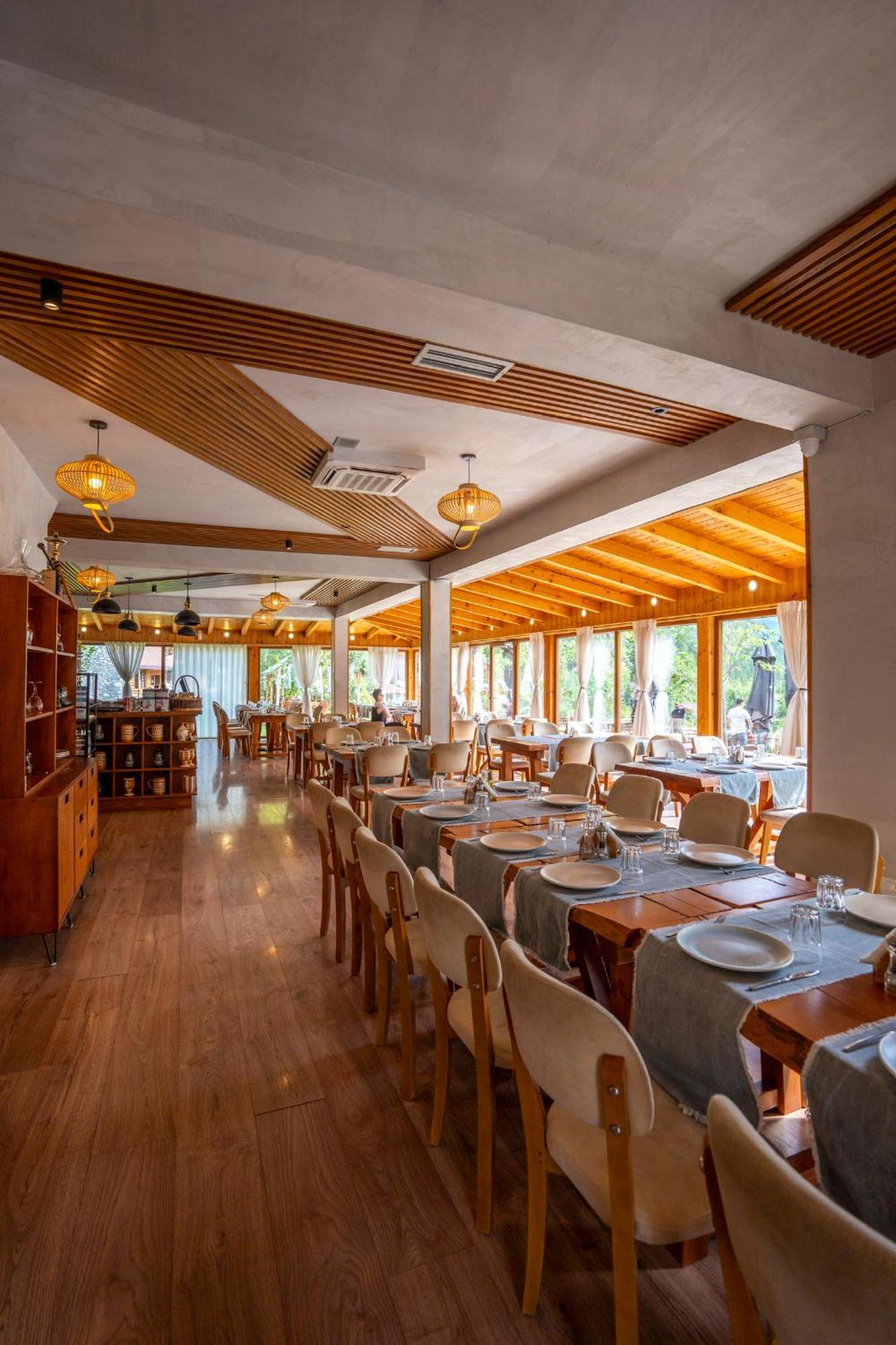 Hotel Restaurant Alpet Theth Exterior photo